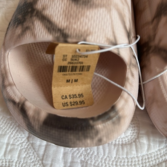 NWT VS PINK Platform Shower Slides Medium 7-8 - Picture 2 of 4